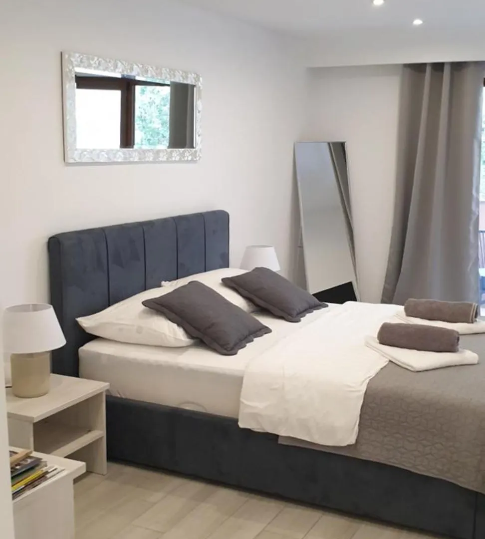 Romantic Apartment Rohreggerova Pula