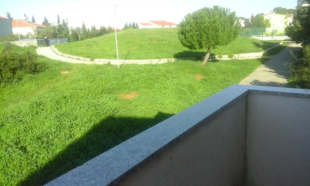 Romantic Apartment Rohreggerova Pula 0*,