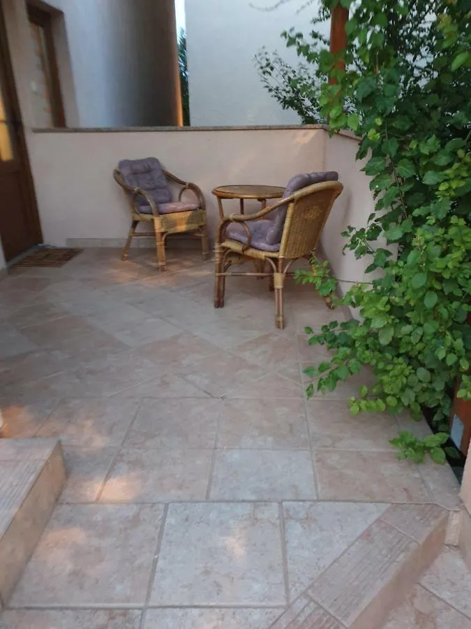 Romantic Apartment Rohreggerova Pula